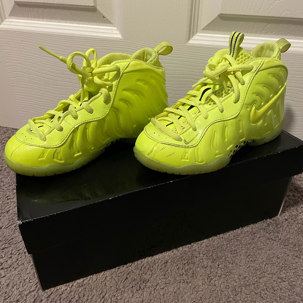 NEON GREEN FOAMPOSITES LITTLE BOYS 12C